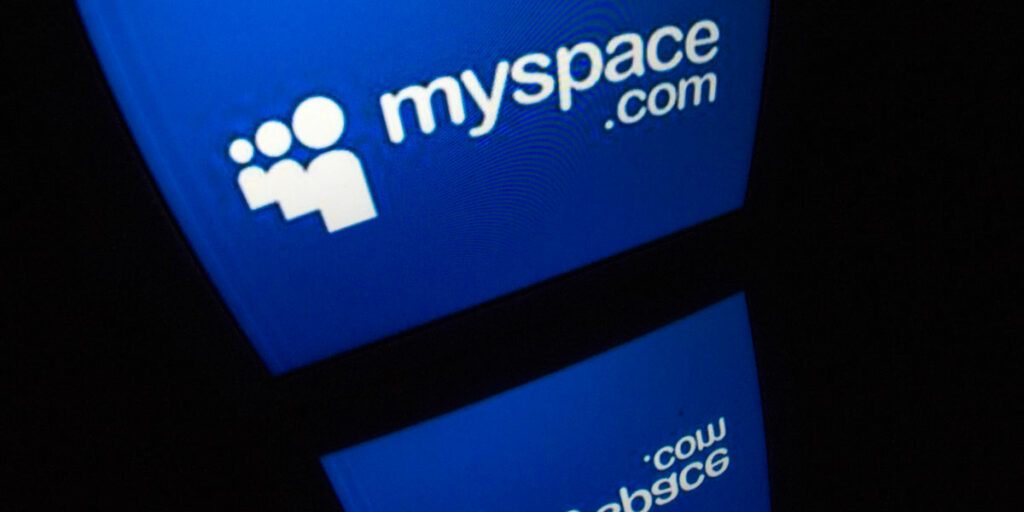 Издательство Time купило MySpace