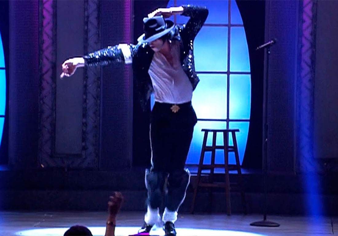 Майкл Джексон создал образ, который знает практически каждый. И это пример отличного сценического образа.