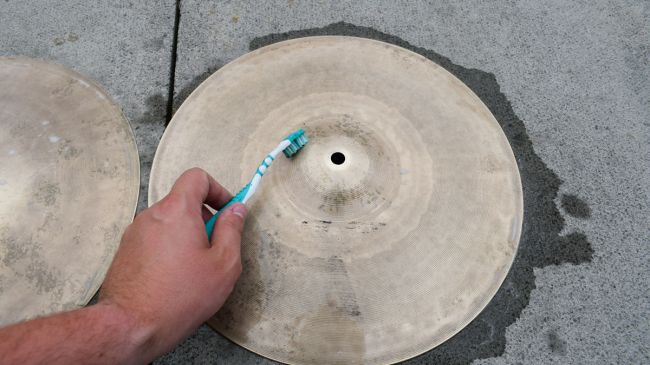 how-to-clean-cymbals-3