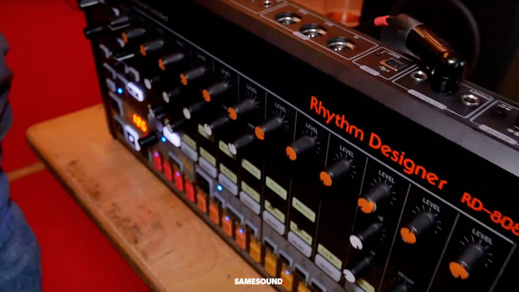 Драм-машина Behringer RD-808 Rhythm Designer 