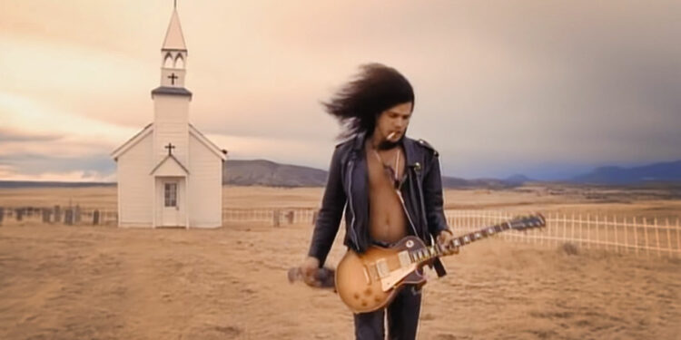 Клип Guns N' Roses "November Rain" стал самым просматриваемым видео на YouTube