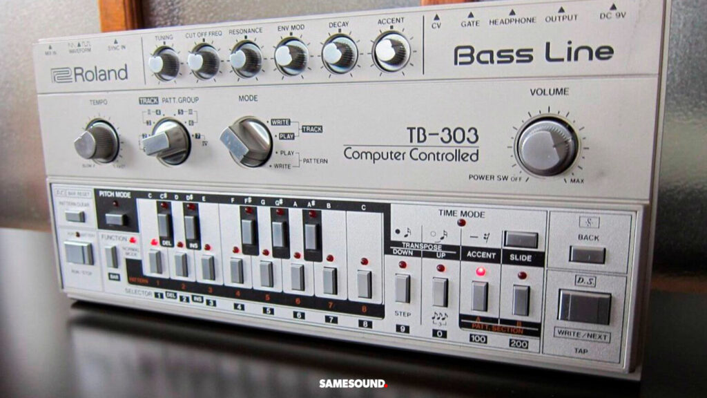 Отличия ревизий басового синтезатора Roland TB-303