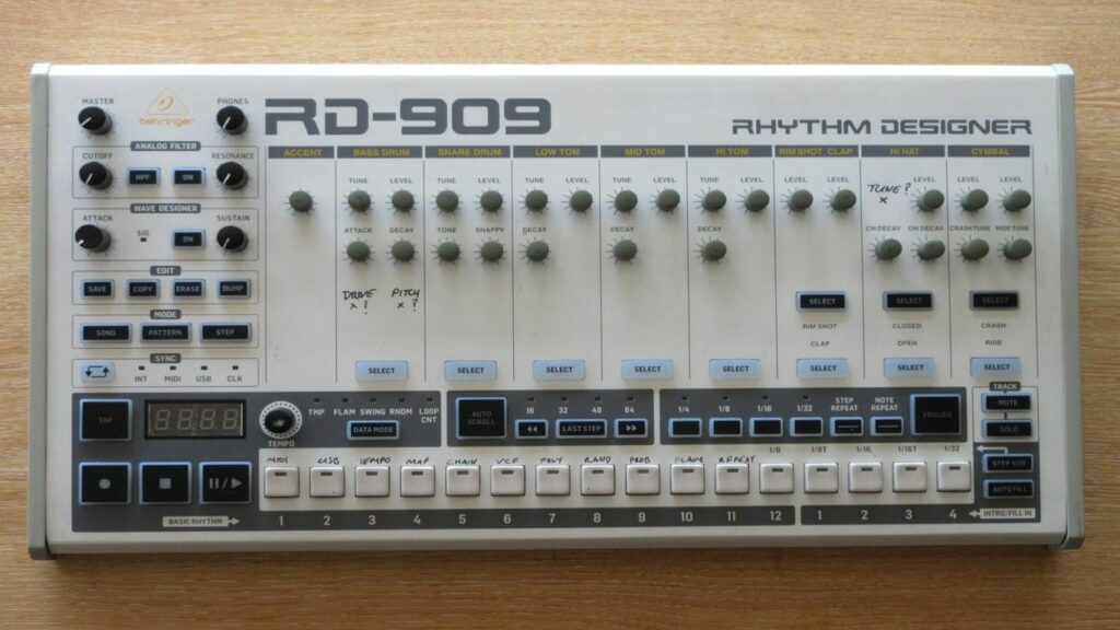 Драм-машина Behringer RD-909 Rhythm Designer