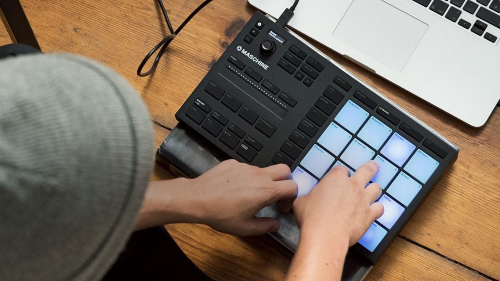 MIDI-контроллер Native Instruments MASCHINE MIKRO