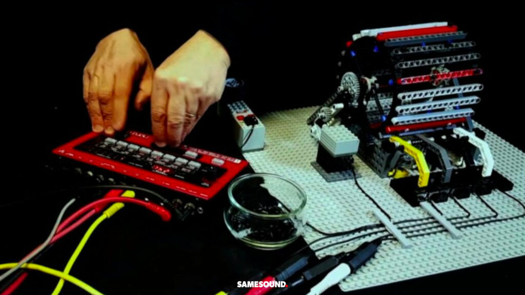драм-машина из Лего, механический барабан да винчи