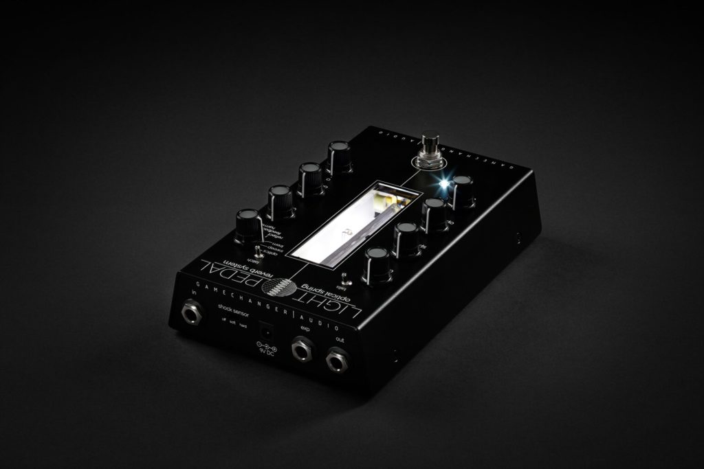 Gamechanger Audio создала LIGHT PEDAL — световую педаль пружинной реверберации