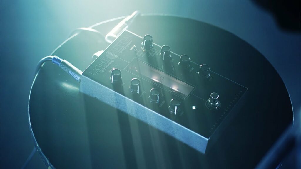 Gamechanger Audio создала LIGHT PEDAL — световую педаль пружинной реверберации