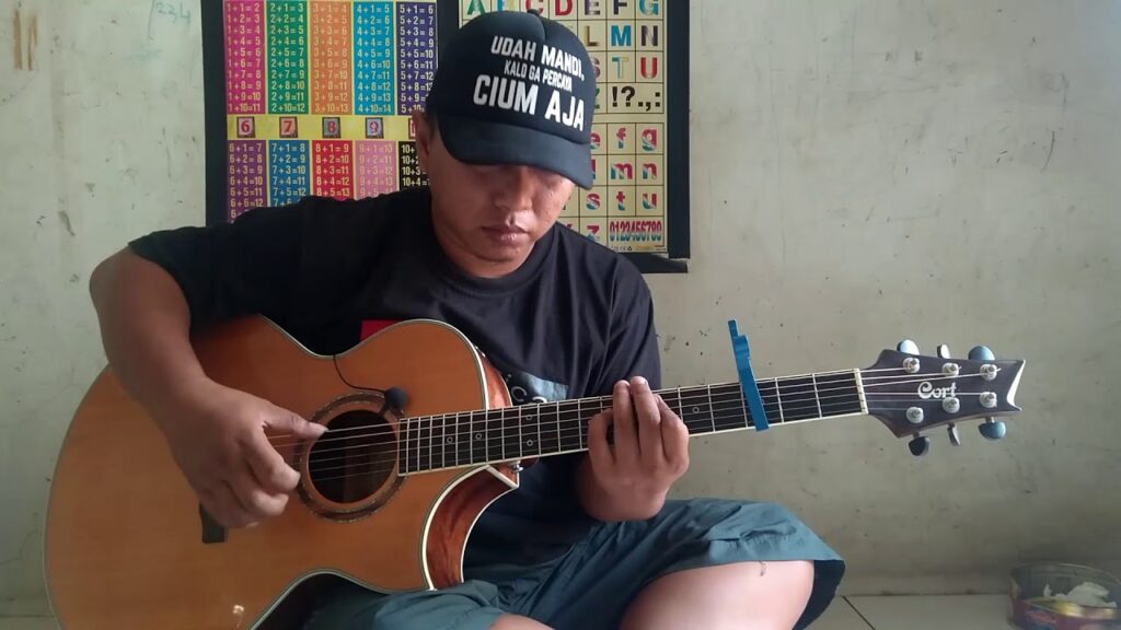 Индонезийский водитель погрузчика Alip Ba Ta собрал более миллиона просмотров мощнейшим кавером на Guns N’ Roses «Sweet Child O’ Mine»