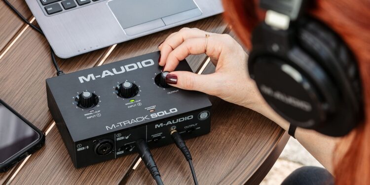 M-Audio M-Track Solo и M-Track Duo компактные и недорогие аудиоинтерфейсы