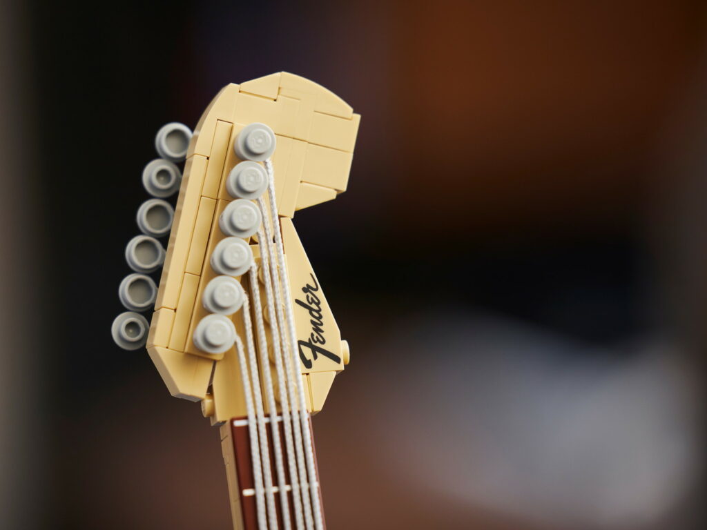 Конструктор LEGO Ideas Fender Stratocaster