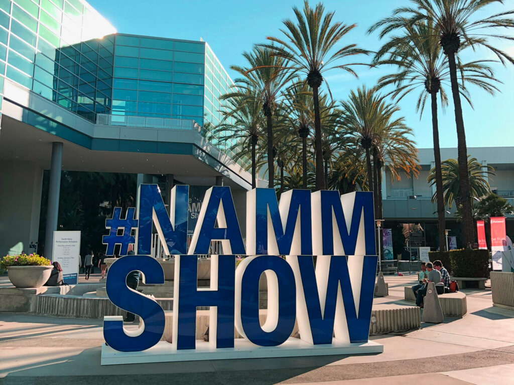 NAMM 2022 пройдёт в июне 2022 организаторы объединили зимнюю и летнюю выставки из-за неопределённости в связи с COVID-19