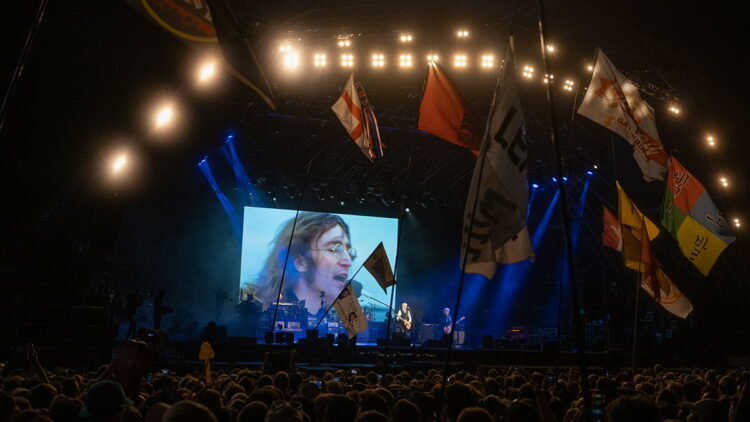 Пол Маккартни и Джон Леннон выступили на одной сцене впервые с 1969 года