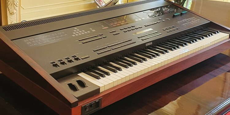 Новый Yamaha DX1 продают в Нидерландах