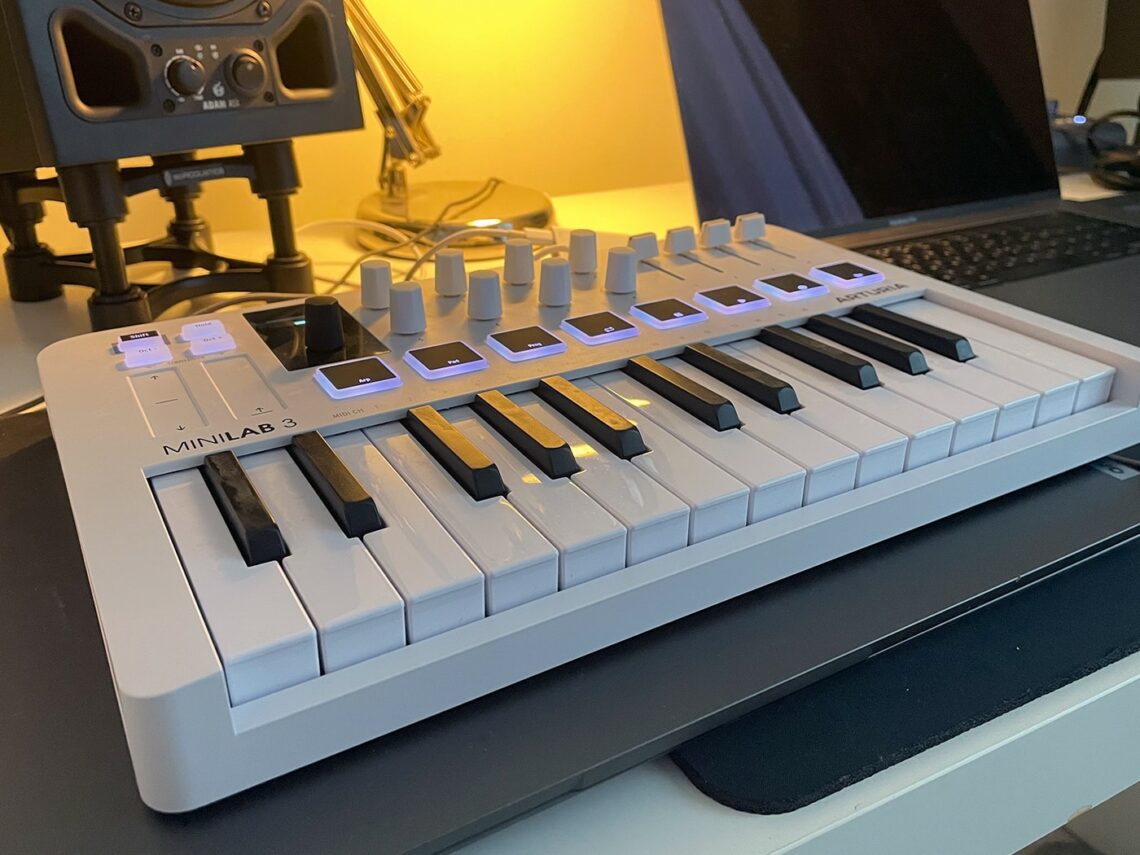 Обзор Arturia MiniLab 3: тот же контроллер, только лучше — SAMESOUND