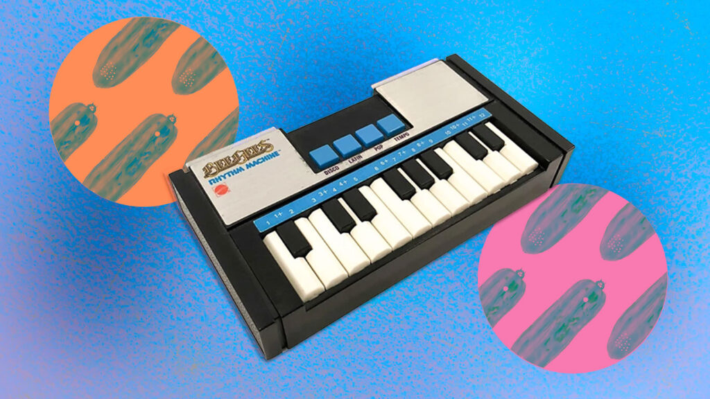 Детские игрушки в музыке игрушечные пианино и огурец, поющий йодль