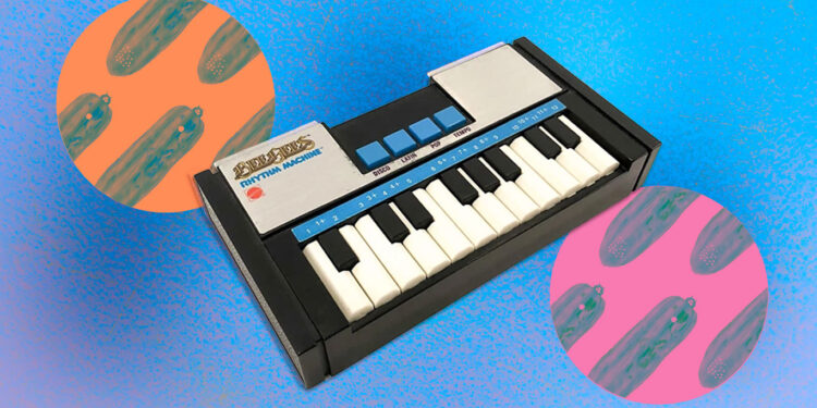 Детские игрушки в музыке игрушечные пианино и огурец, поющий йодль