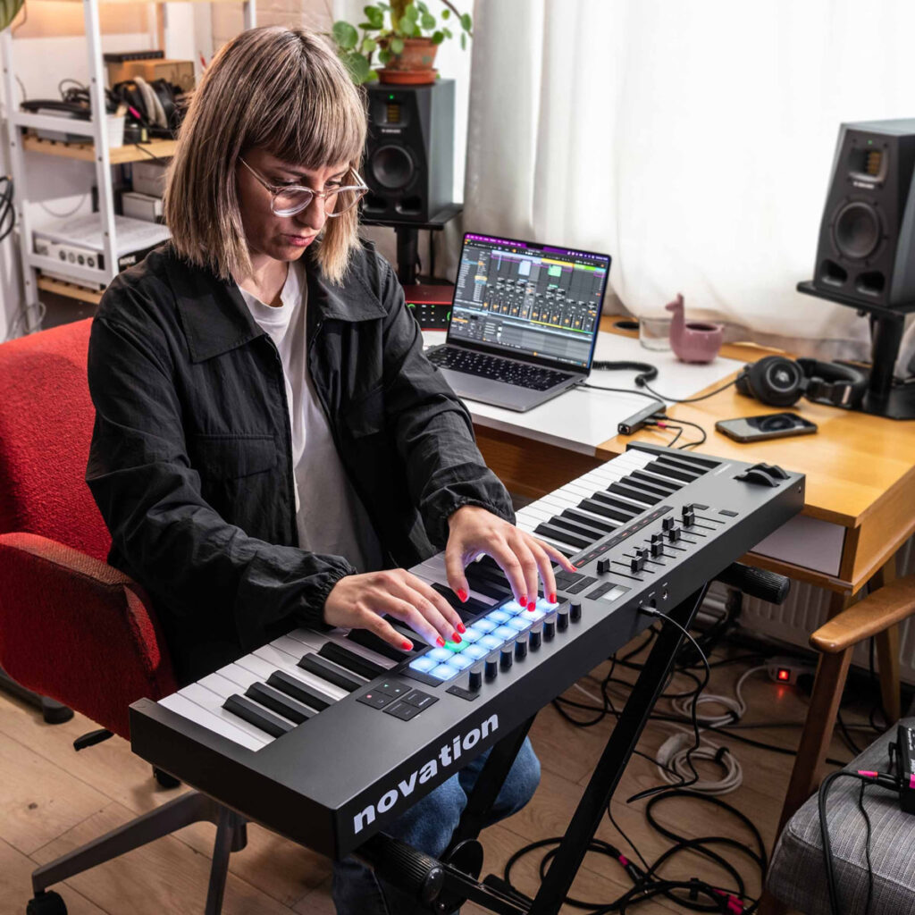 MIDI-клавиатура Novation Launchkey 61 MK4