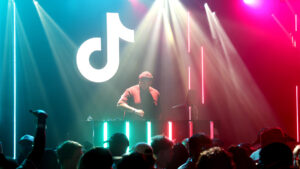 Электронная музыка стала популярнее в TikTok Электронная музыка стала популярнее в TikTok