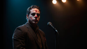 Сломанная индустрия теперь музыкальная карьера — всего лишь вторая (бесплатная) работа Грустный клоун на сцене