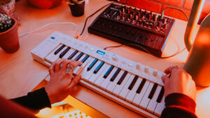 Arturia KeyStep 37 mk2 release MIDI-клавиатура Arturia KeyStep 37 mk2